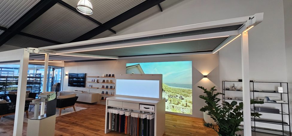 Pergolamarkise mit LED Pergolamarkise in weiß mit Led Beleuchtung